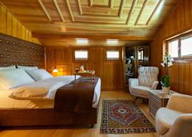 Wonder Wood Hotel 2