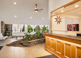 Howard Johnson by Wyndham Gravenhurst 4