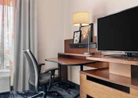 Fairfield Inn & Suites by Marriott Alexandria 4