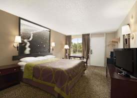 Super 8 by Wyndham Ormond Beach 4
