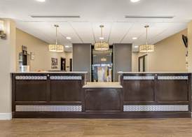 Best Western Plus Bay City Inn & Suites 2