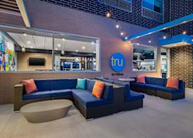 Tru By Hilton Oshkosh 2