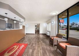Econo Lodge Live Oak 4