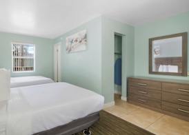 Ocean Court Beachfront Hotel 5