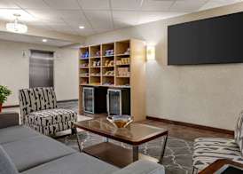 Super 8 by Wyndham Grove City 4