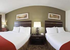 Holiday Inn Express & Suites TOPEKA NORTH by IHG 2