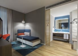 Holiday Inn Express Shanghai Kangqiao by IHG 4