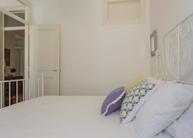 Spacious Alfama Duplex, By TimeCooler 4