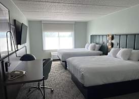 Wingate by Wyndham Green Bay 5