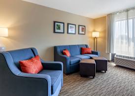 Comfort Suites Oshkosh West 5