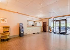 Days Inn by Wyndham Conneaut 2