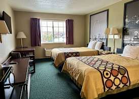 Super 8 by Wyndham Platte City Kansas City Area 5