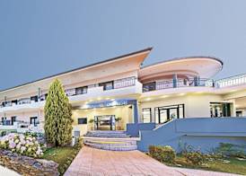 Ocean Beach Hotel 3