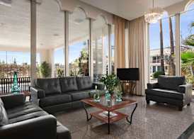 Travelodge by Wyndham Bakersfield 2