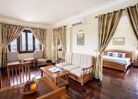 Beachfront Hotel 5