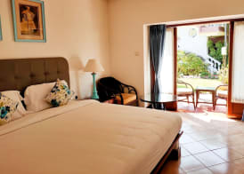 Coconut Grove Beach Resort 4
