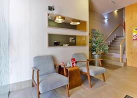 Hostal La Chata by Vivere Stays 3