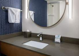 Fairfield Inn Rochester Airport 5
