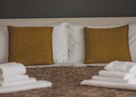 Verrazzano 37 Guest House 2