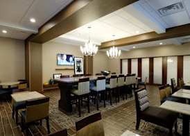 Hampton Inn Green Bay Downtown 5