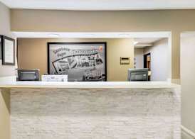Super 8 by Wyndham Indianapolis/NE/Castleton Area 4