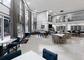 La Quinta Inn & Suites by Wyndham Houston Bush IAH South 3