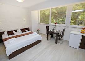 Deluxe MKC Apartments 5