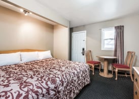 Knights Inn London 4
