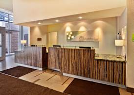 Holiday Inn DETROIT METRO AIRPORT by IHG 2
