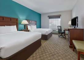 Baymont Inn & Suites by Wyndham Glen Rose 4