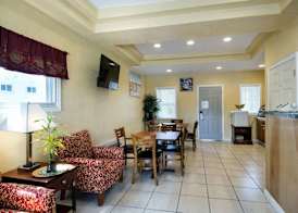 Econo Lodge West Yarmouth on Cape Cod 2