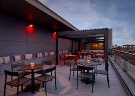 DoubleTree by Hilton Hull 2