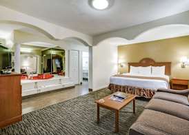 Quality Inn & Suites Dallas-Cityplace 4