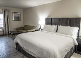 Lucille's Hotel, Restaurant, & Bar 3