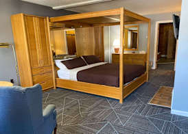 Travelodge by Wyndham Lincoln Near White Mountain 5