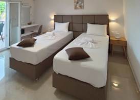 Roussa's Apartments 4