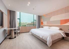 Hawthorn by Wyndham Guangzhou Baiyun Airport 4