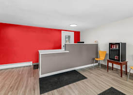Econo Lodge 5