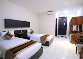 Bakung Beach Resort 3