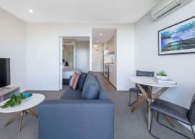 Oaks Melbourne on William Suites 3