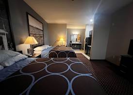 Super 8 by Wyndham Center 3