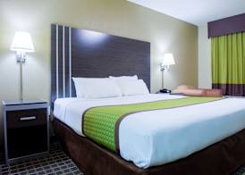 Clarion Pointe Athens I-65 4