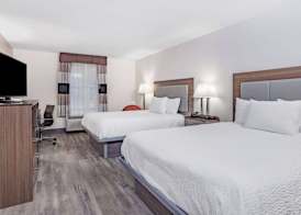 Ramada by Wyndham Hendersonville 2