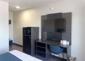 Motel 6 Tulare, CA 5