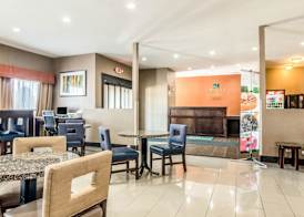 Quality Inn & Suites Salem near I-57 2