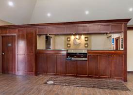 Comfort Inn & Suites Cincinnati Eastgate 2