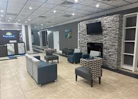 Days Hotel by Wyndham Williamsburg I-64 5