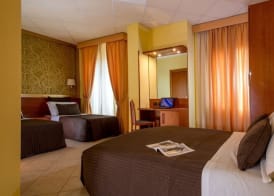 IN Roma Vale&Hillary colosseo b&b 3