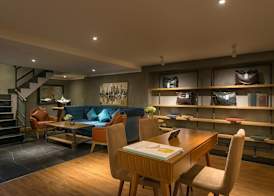 Bespoke Trendy Hotel Hanoi 4