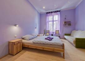 70s Hostel 4